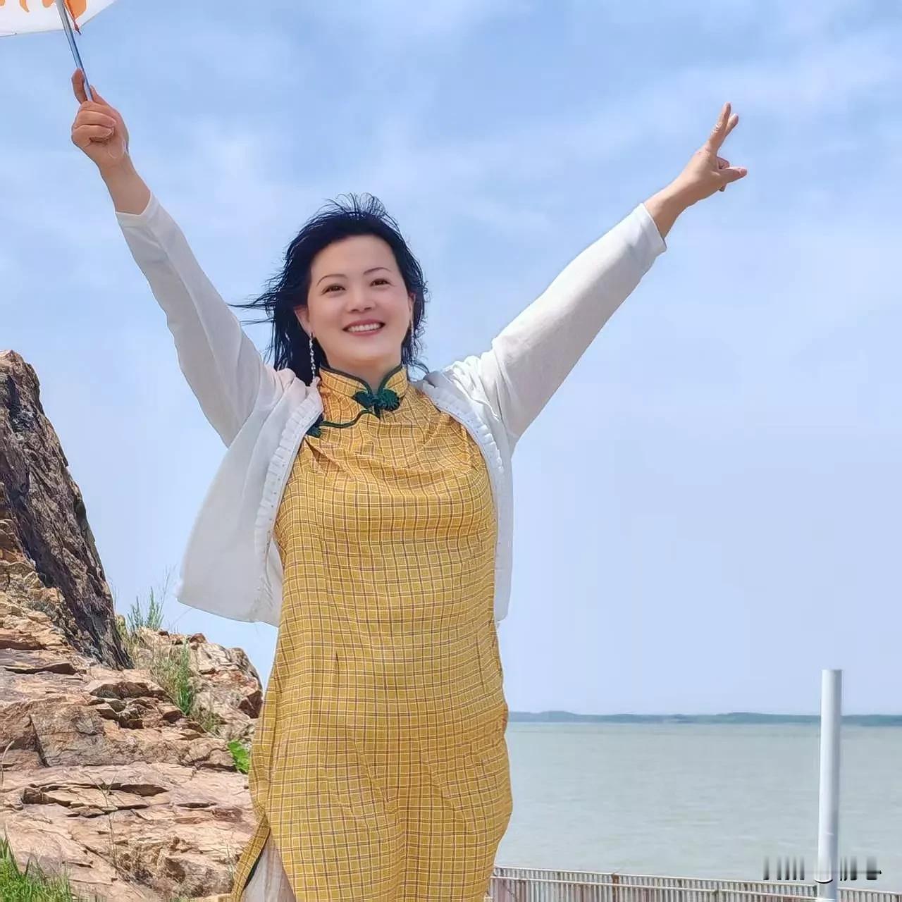 我爱你如兰，是真的倾心于你。我真心将你的品行，当作我日常的行为规范，实在令人赞叹