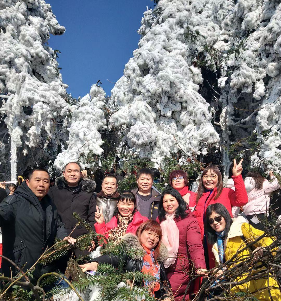 拍照打卡：藏在镜头里的生活仪式感✨
 
现在大家走到哪儿都爱拍照打卡，我觉得这背