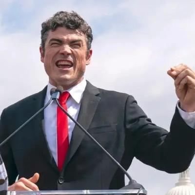 首个美高官因伊朗战争与特朗普公开决裂，他是什么来头？
          3月1