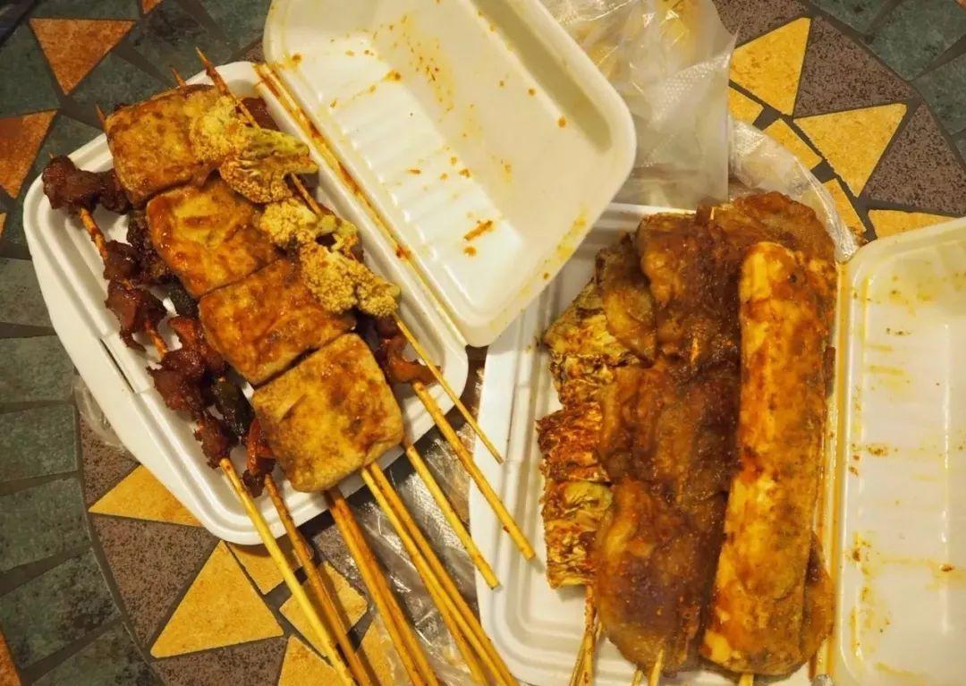 安徽，一个14岁的初中女生，突然半边身子动不了，嘴也歪了。
家里人吓坏了，赶紧往