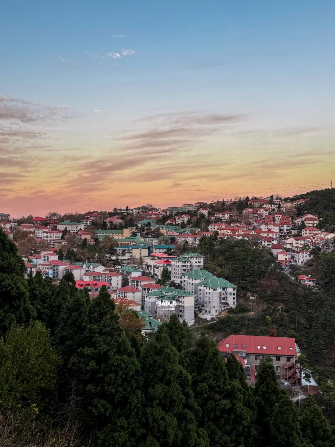 早安！11月16日庐山朝霞