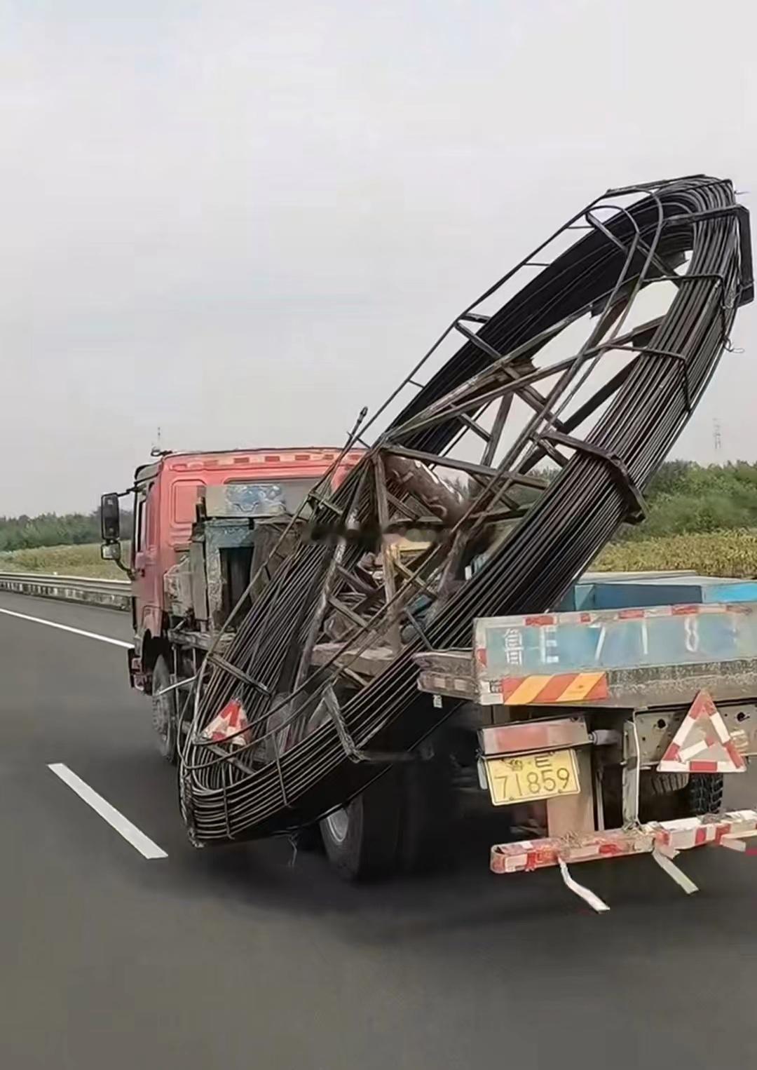 这是搭载飞碟的卡车？？？ 海阔试车超话