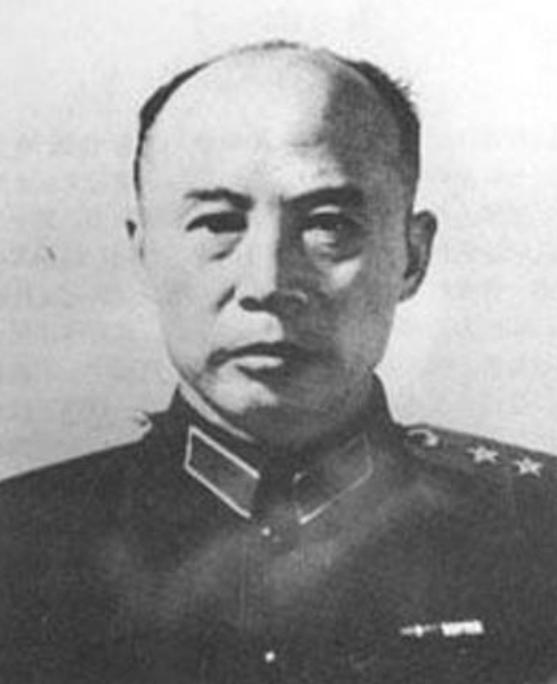 1937年，吕正操麾下一个营被日军包围，他正要率部营救，谁知军长却发来电报，让这