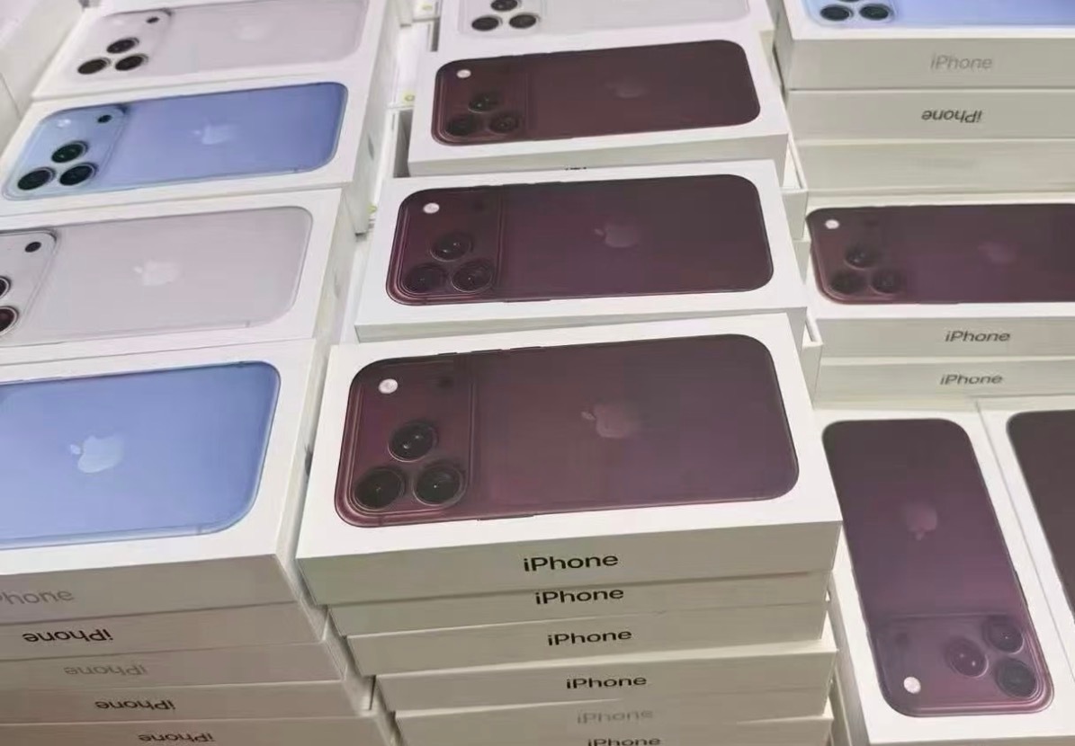 iPhone 18 Pro 系列今天开售了，各位的新 iPhone 都收到了吗？