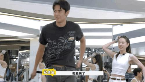 59岁李若彤健身房碾压孟鹤堂纪凌尘 岁月从不败美人，说的就是李若彤本人吧 ​​​