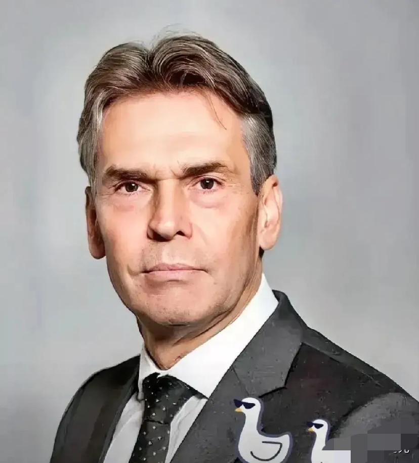 刚刚发现一则消息
荷兰公开宣布了
2025年10月21日，荷兰经济事务大臣文森特