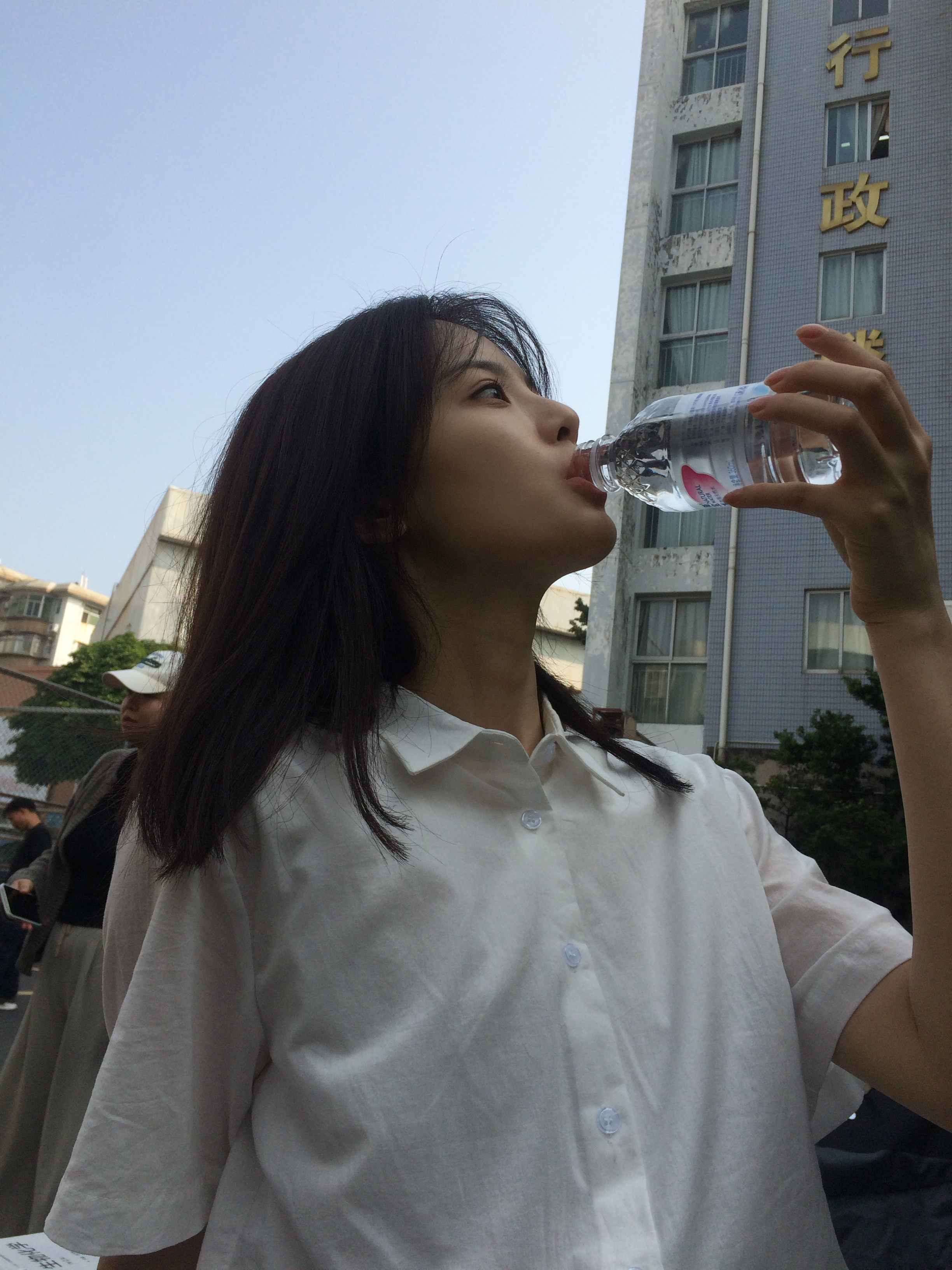 杨超越的少年感对对对就是这个青春味正 好适合校园哦