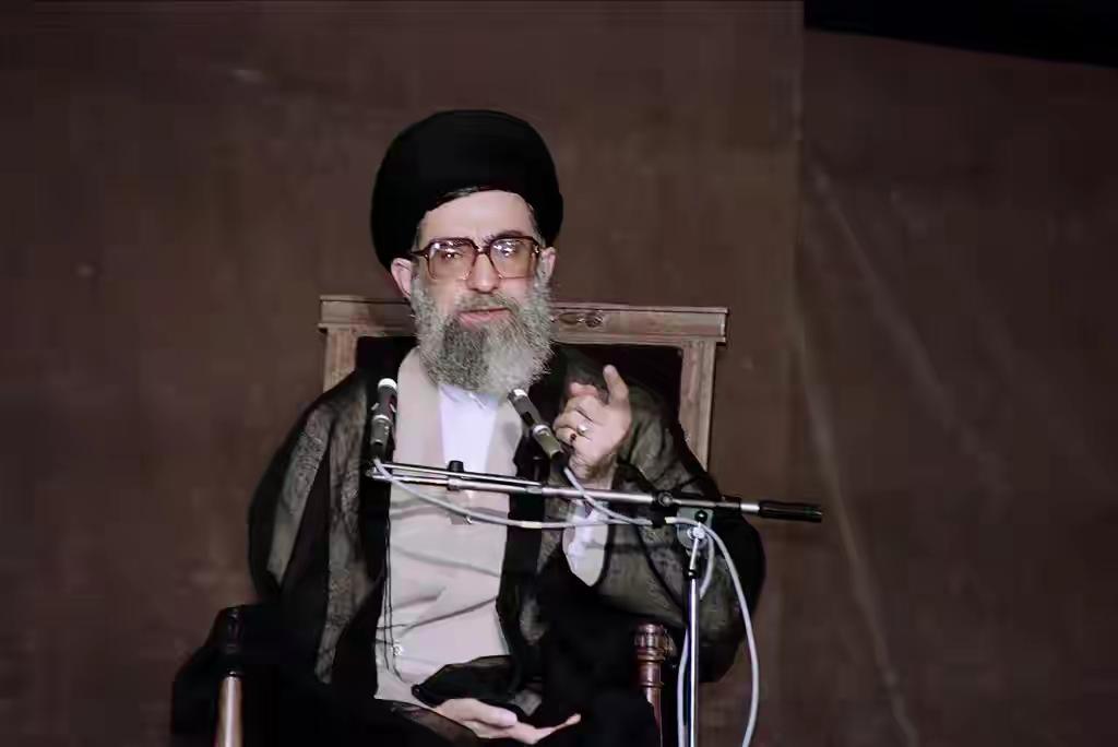 实在想不明白，一个国家的领袖一家竟然被灭，而据网络透露出来的消息，这位伊朗领袖当