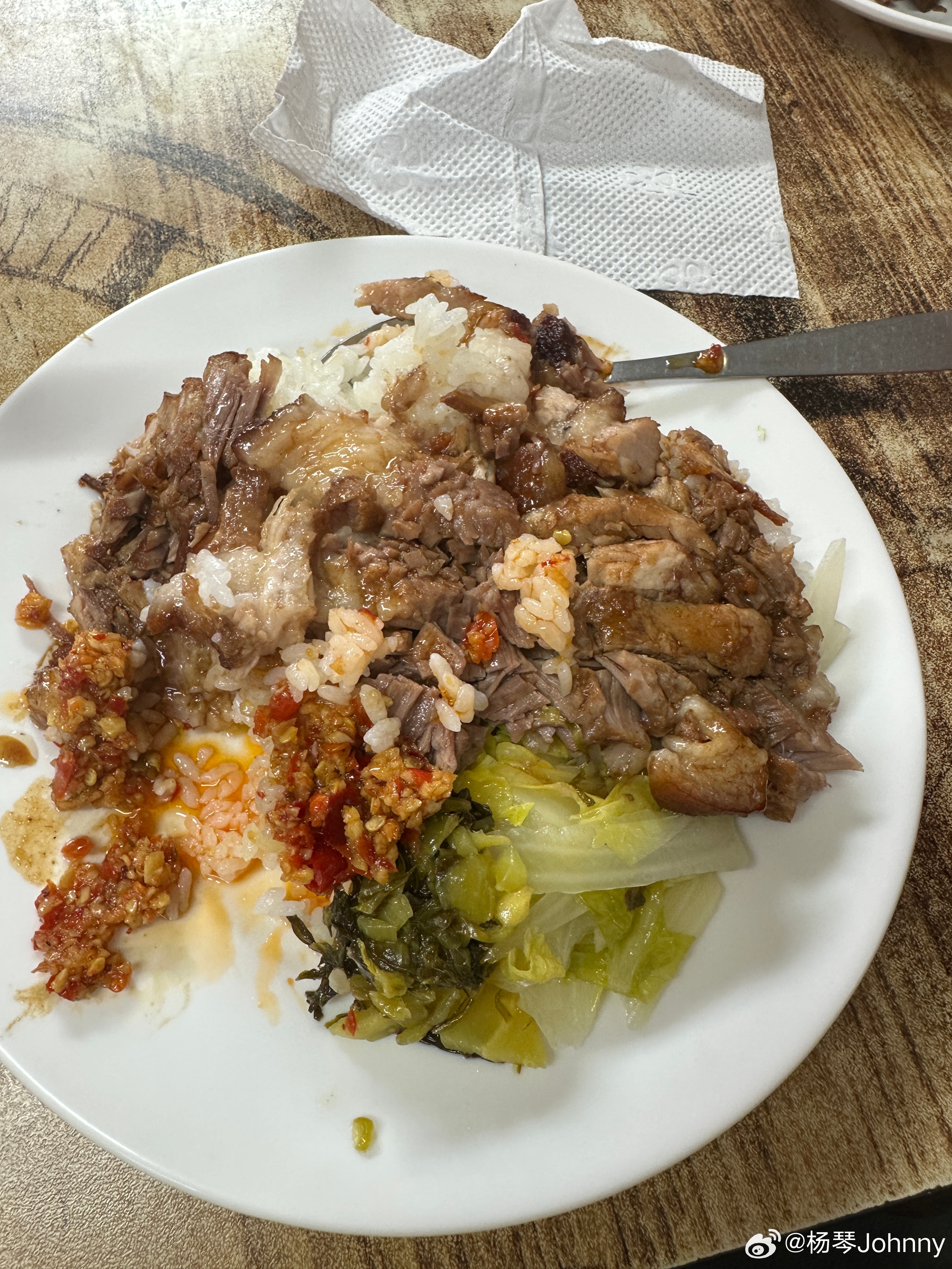 两点钟了来一碗带着泪水的猪脚饭 深圳