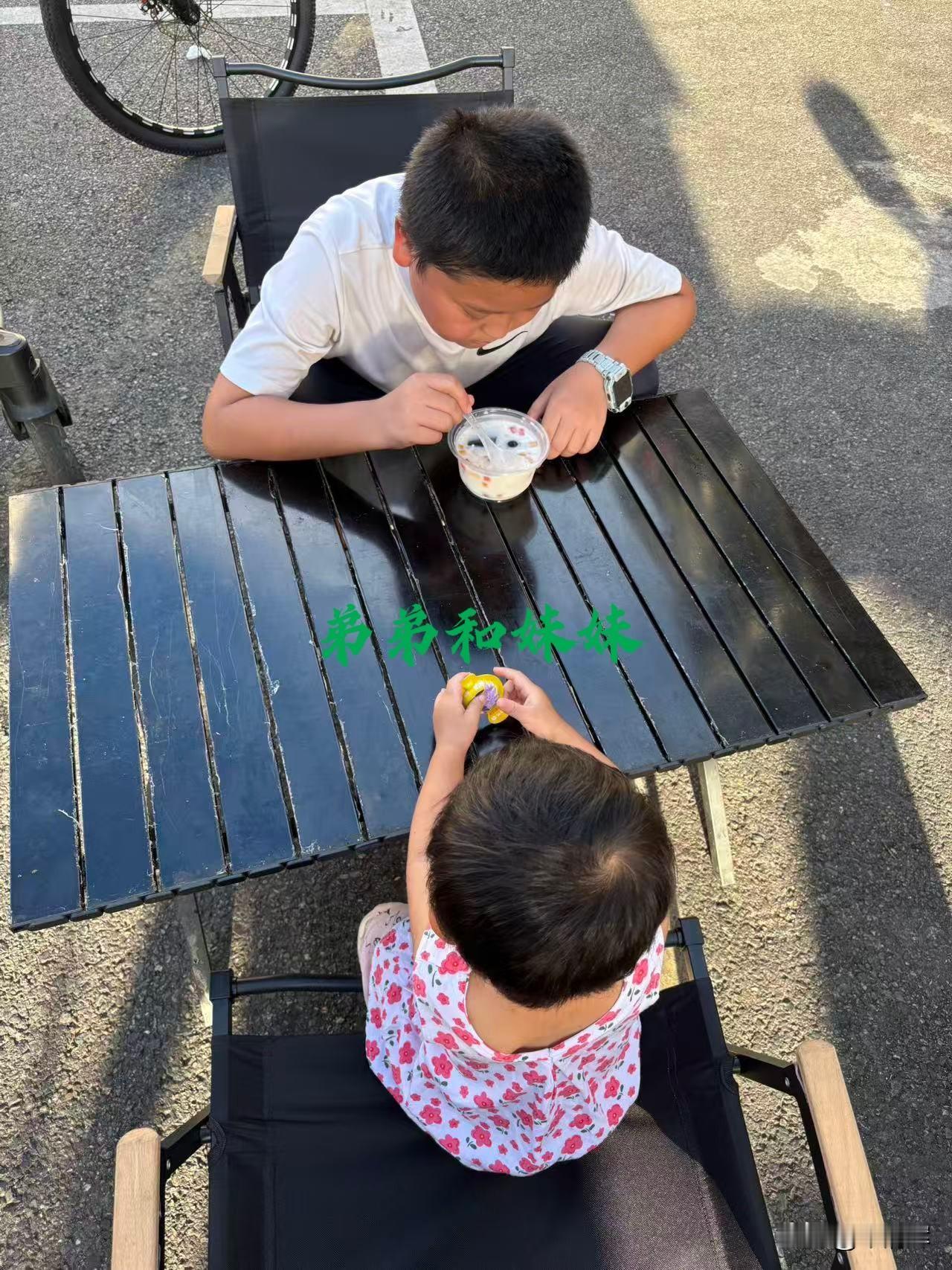 （1370）：孩子，早上好。从妹妹身上看到了你许多的影子，有时候简直一模一样，仿