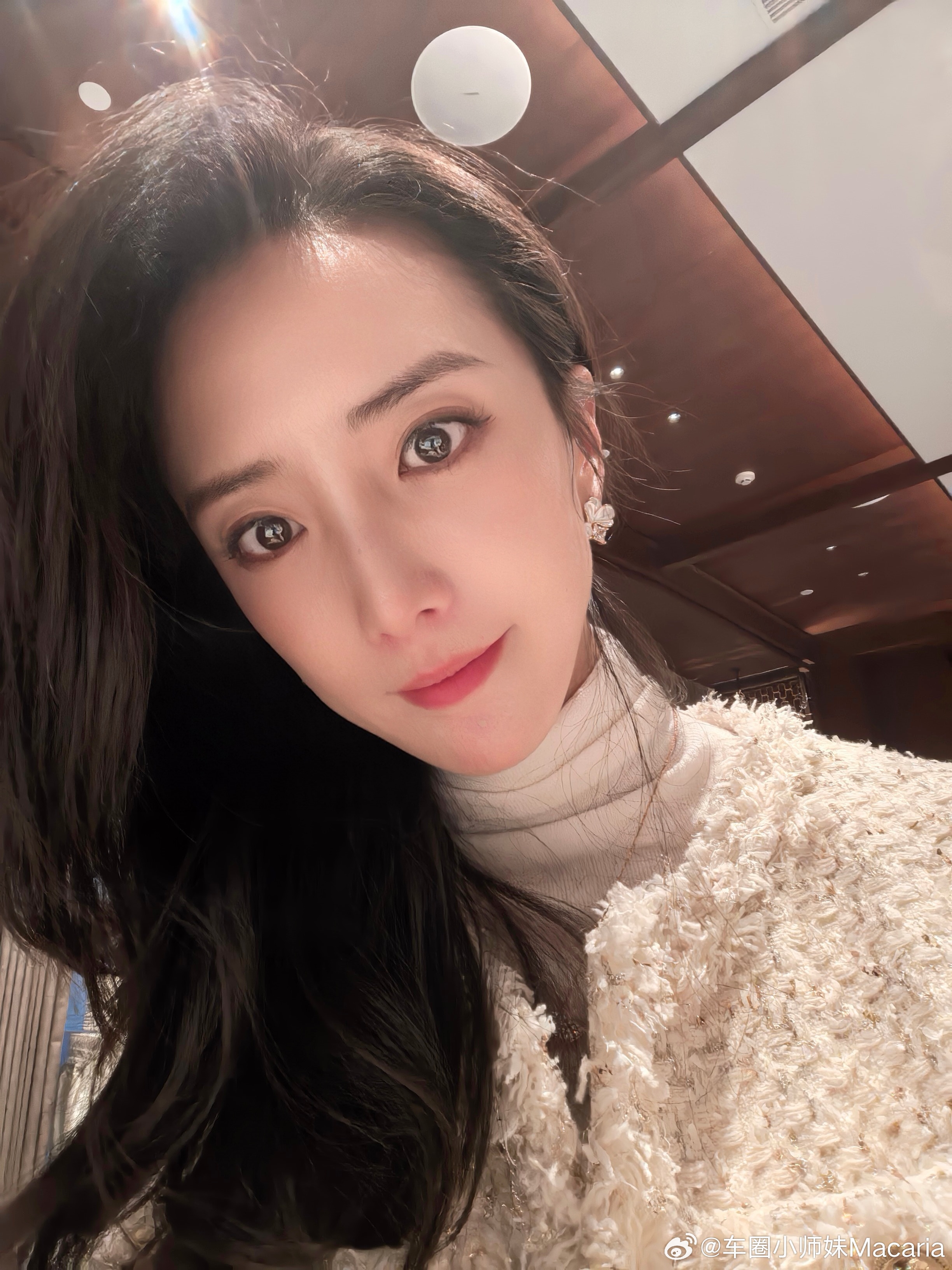 抱抱自己，当了一天的摄像今天好累，但是我很棒，情绪稳定，遇到问题解决问题，能说车