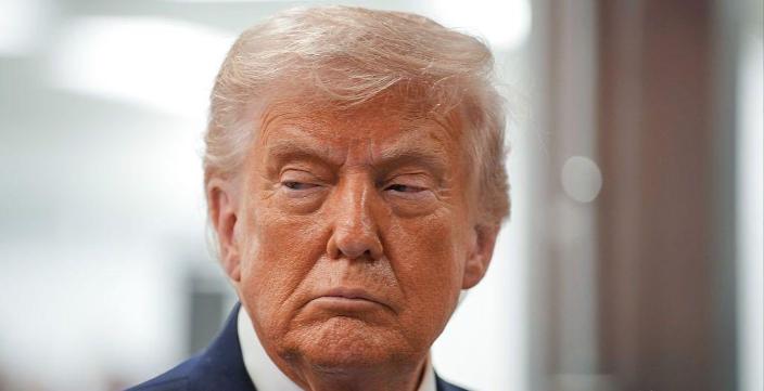 特朗普3月31日发文说：“法国不允许装载军用物资、飞往以色列的飞机飞越法国领空。