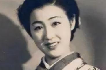 1945年，中国远征军在缅甸意外俘获十余名日军溃兵，团长原欲处决所有战俘，然而战