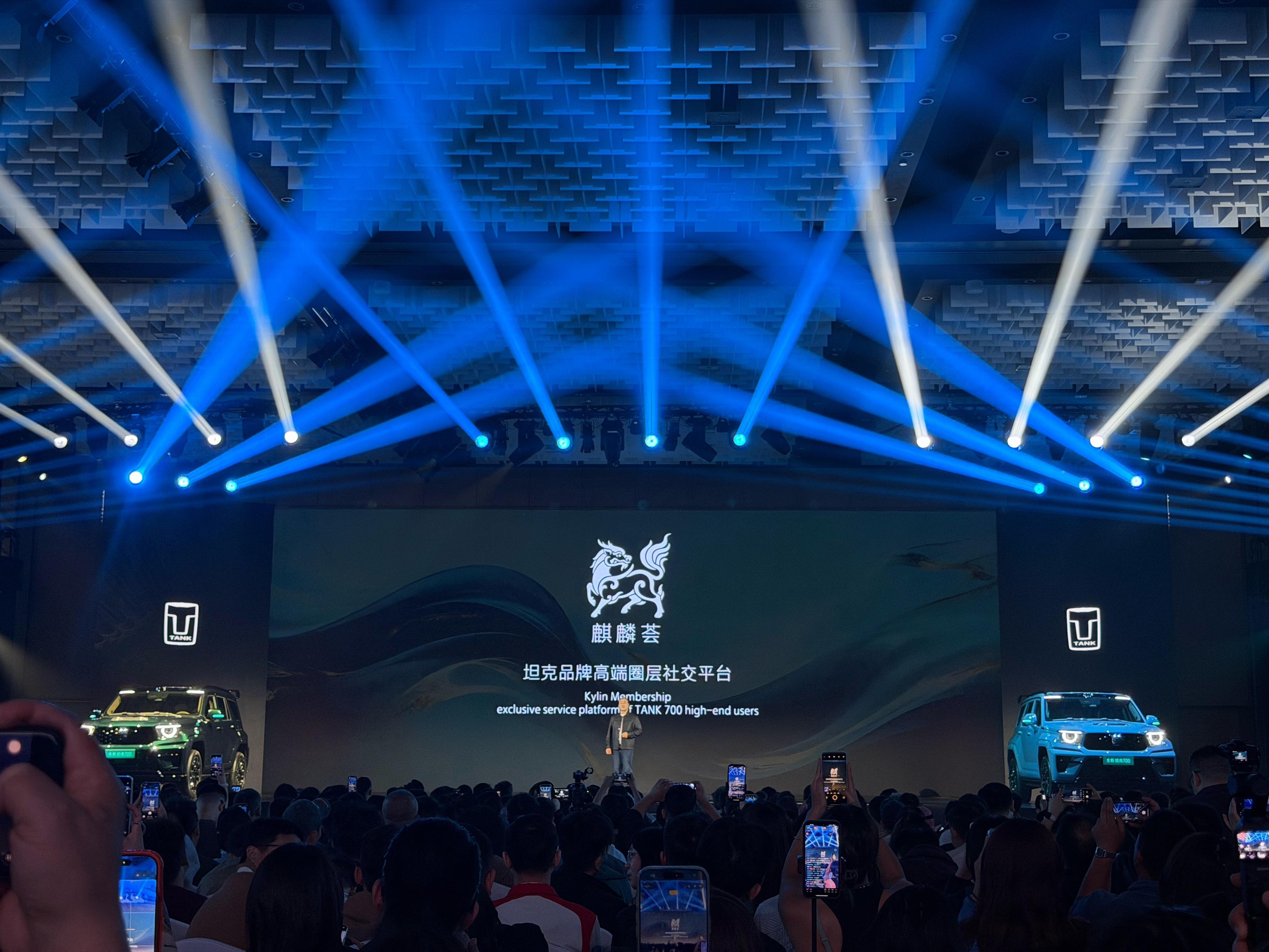 其实坦克这车不止保障车主安全，车主越野过程中遇到有人陷车了能帮也会帮一把，在自己