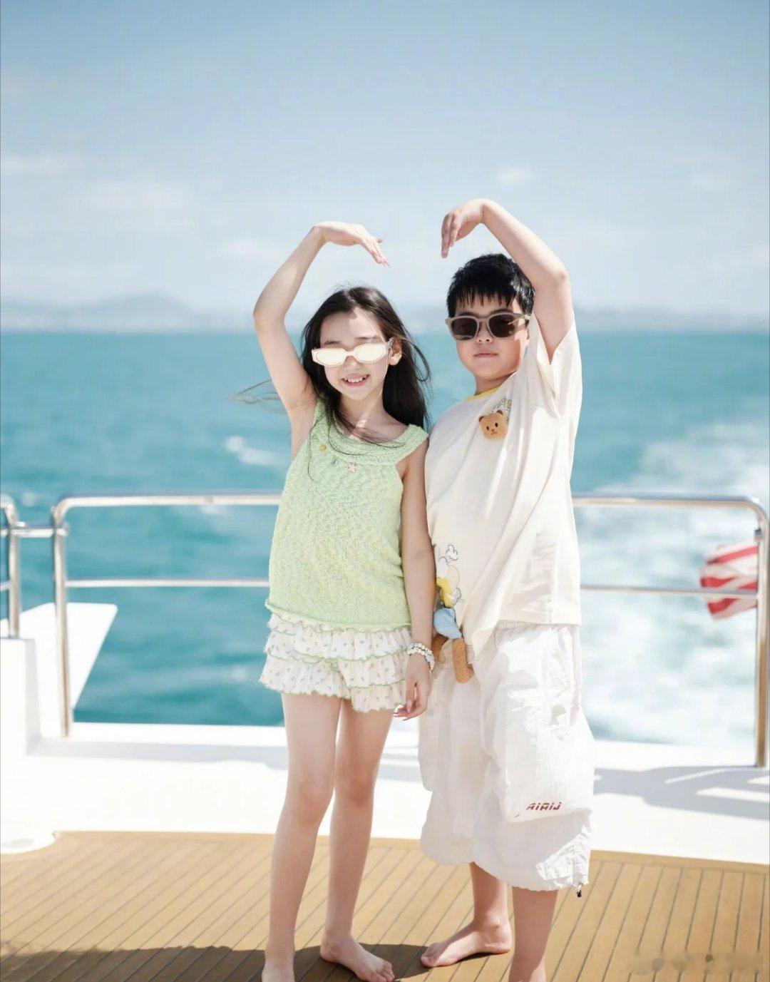 佟大为要加油了佟丽娅那么努力，你也不能闲着呀。小酒窝和朵朵感觉焊死了，以前朵朵吃