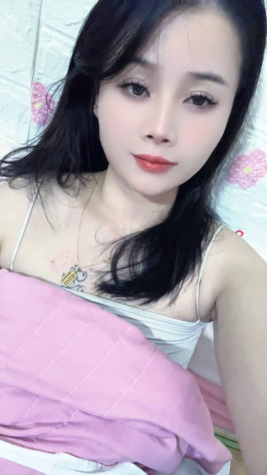 永远不要去讨好一个眼里没你的人，不值得