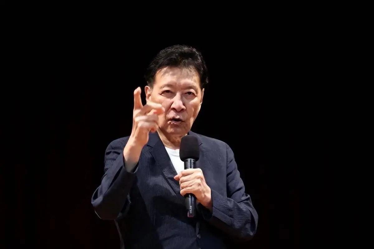 赵少康喊话郑丽文：若不降低“亲陆”力量，将“令不出中央”

随着郑丽文于10月1