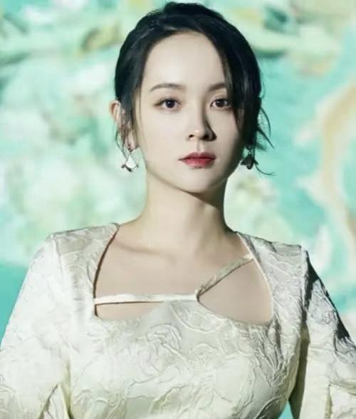 看了《再见爱人5》，

突然理解了网友们说的一句话：

有很多演员跟自己的大爆剧