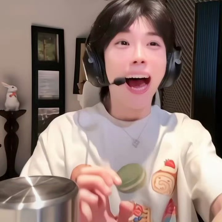 我的世界需要何铮的这份吵闹 哦 忘记了 孩子嗓子肿痛吵闹不了 