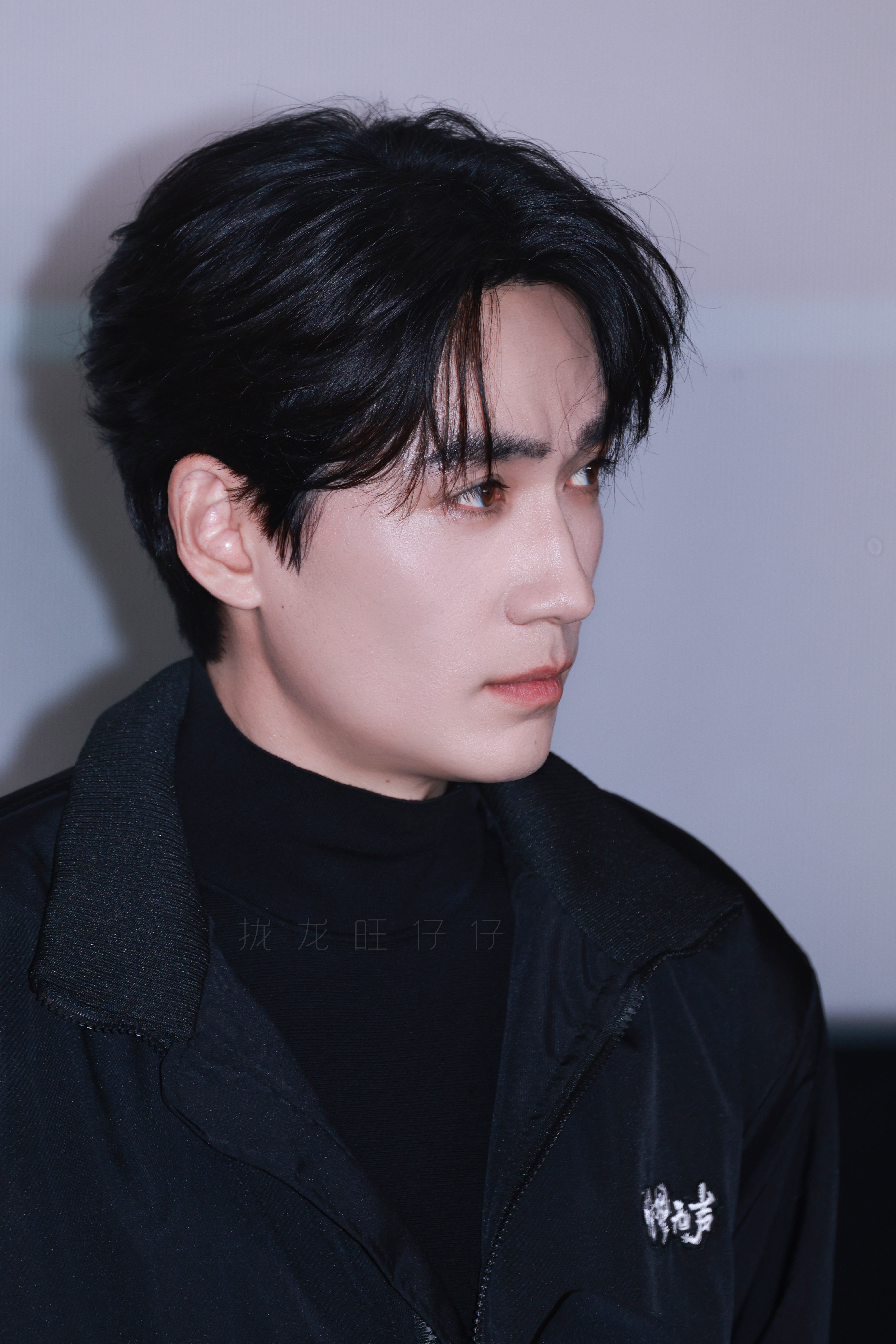 朱一龙惊蛰无声路透图好漂亮的一双眼睛💧朱一龙才是真景天朱一龙好漂亮的一双眼睛