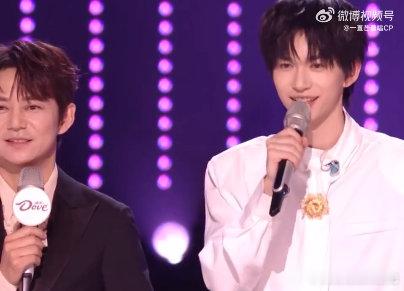 尚雯婕 魏忠杰我又考考你 救命！尚雯婕逮着魏忠杰就考英语，从 “to be co