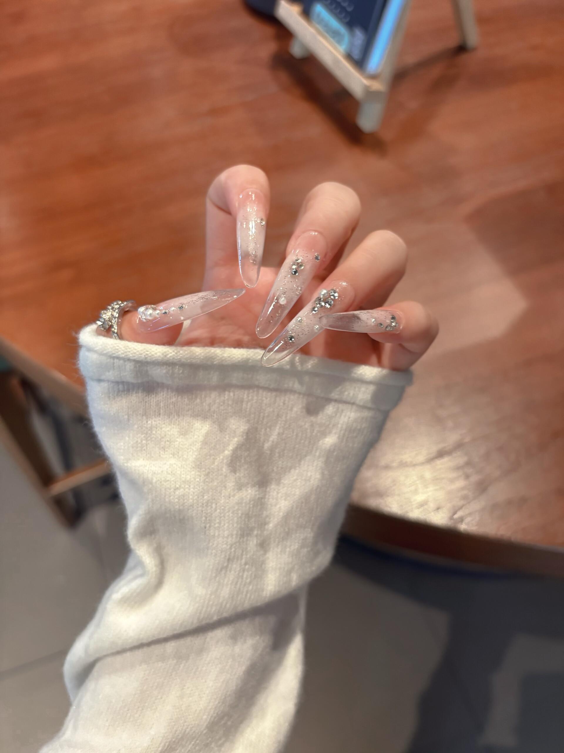 我只是你划掉的某一段歌词美甲 ​​​