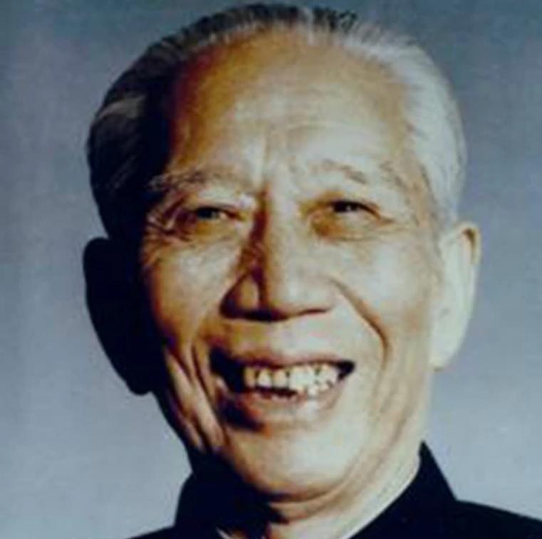 王震关心专家们的待遇标准，问工资该如何定，毛主席称华罗庚的工资可以超过他本人，体