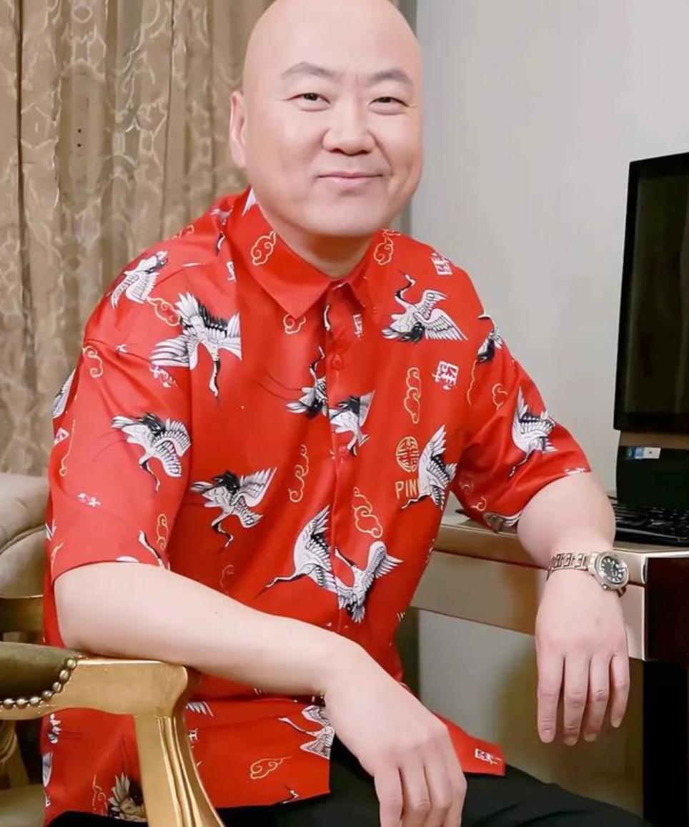 全网被骗十几年！郭冬临根本不是单身，60岁真实生活曝光 太意外了
娱乐