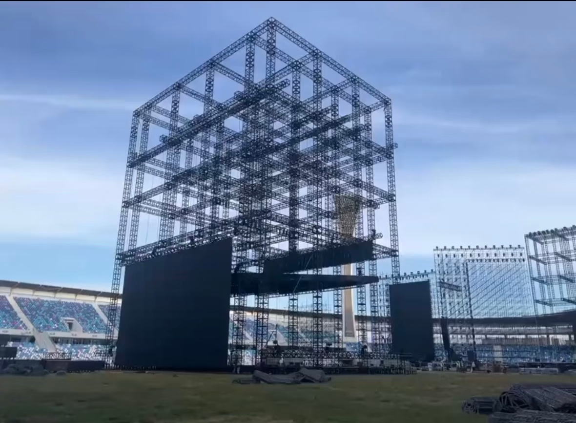 TOP舞台搭建完成情况 ​​​