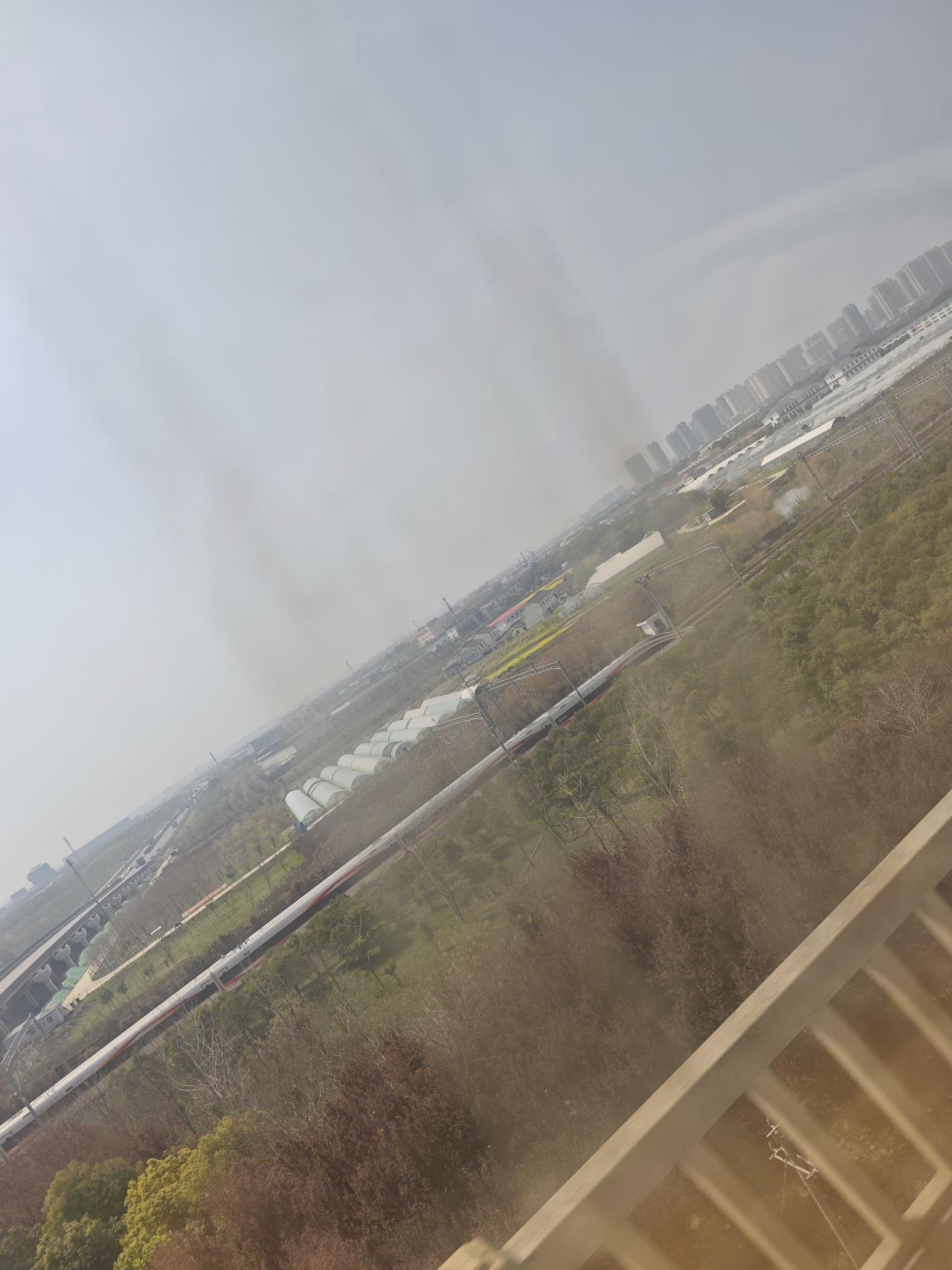 家庭是孩子的第一所学校，而家长是影响孩子一生的老师，什么样的家庭和什么样的家长就