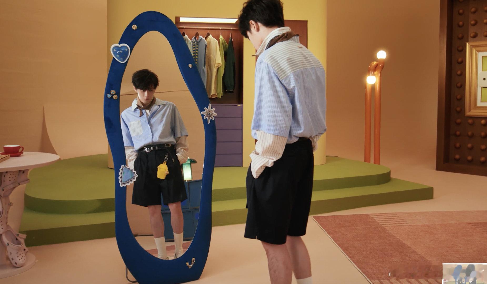 檀健次喜提洞门拼豆小人 檀健次就是洞门潮流风向标本人！喜提萌趣拼豆小人，把穿搭适