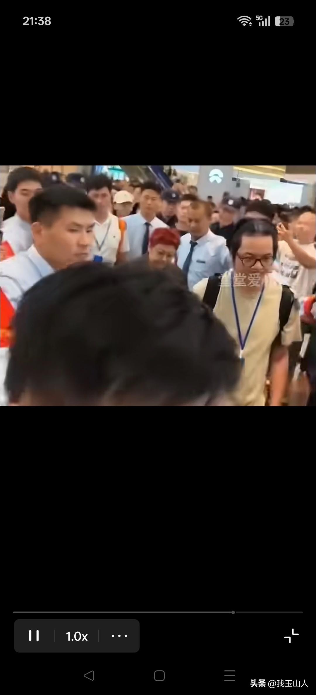 以前一直很敬重韩红，多年深耕公益，实打实做帮扶，积攒了特别好的路人口碑，大家打心