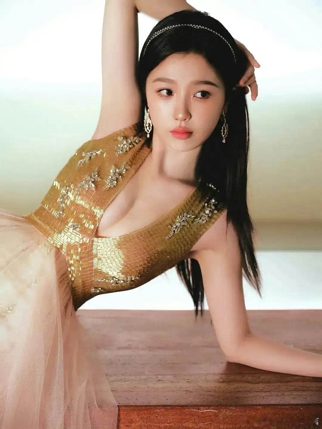 这波95花谁的造型最好看  ​​​