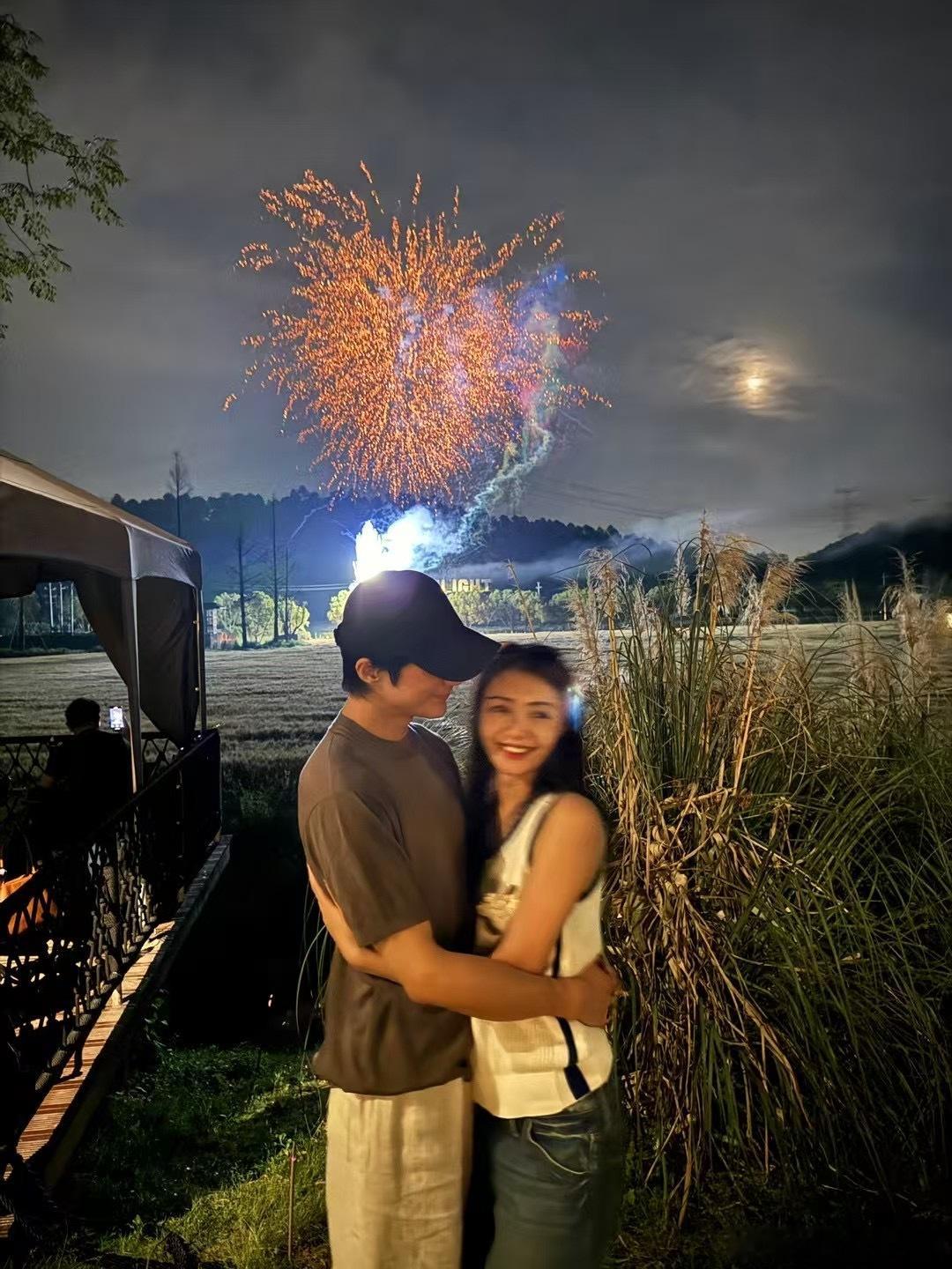 姜潮麦迪娜小伙小妹换游记2姜潮麦迪娜也想换游姜潮和麦迪娜在旅行中的每一个小互动，