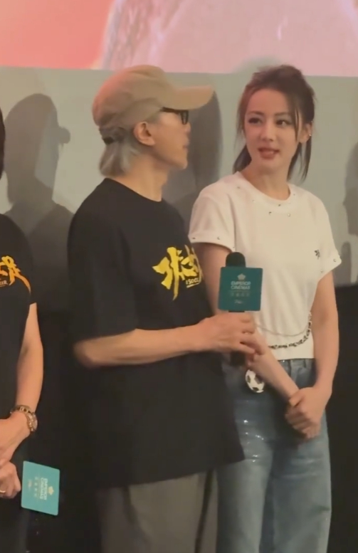 迪丽热巴好完美的头包脸迪丽热巴钰珑高马尾迪丽热巴好完美的头包脸，迪丽热巴钰珑高马