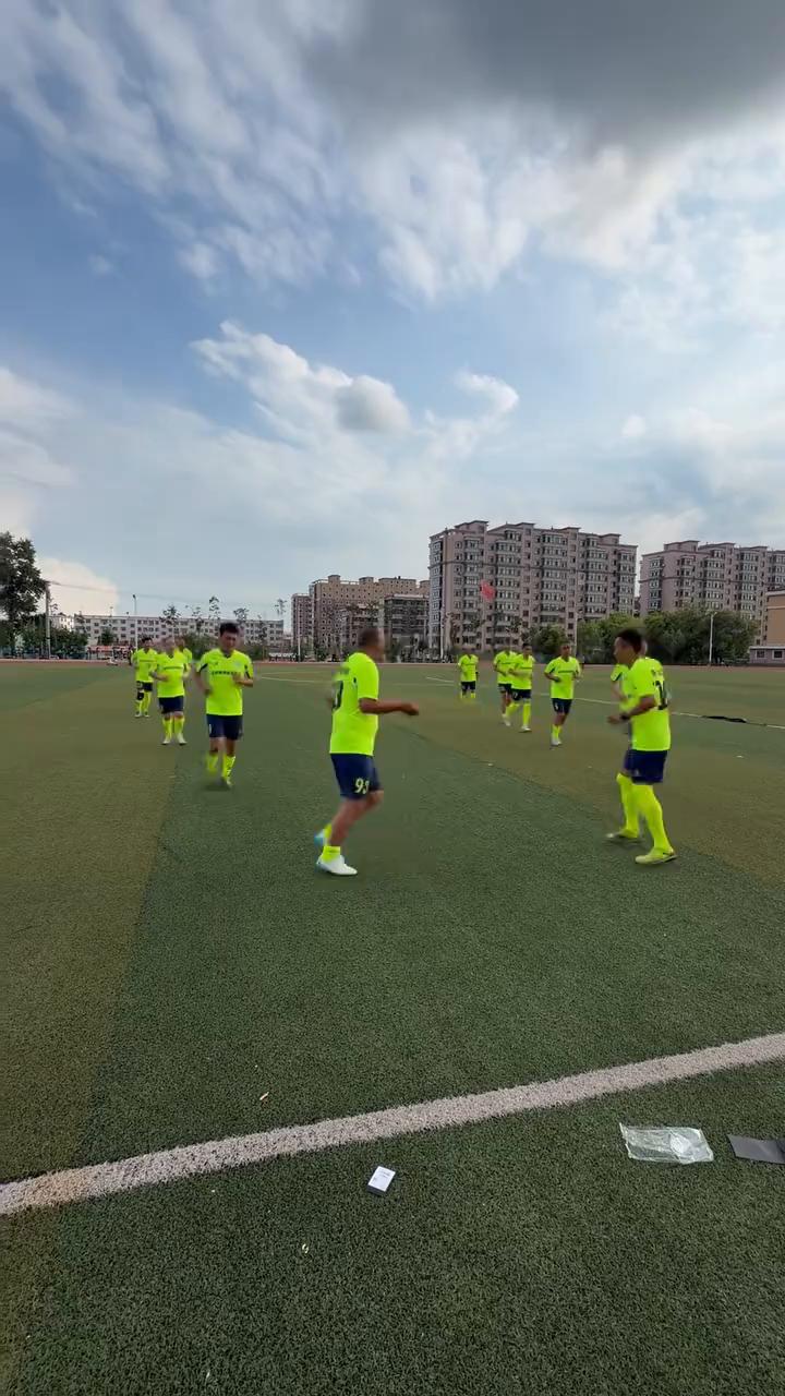 再给热身。