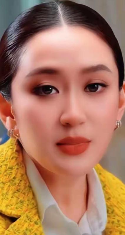 [浮云]钦那瓦家族告别政坛：佩通坦将辞去为泰党党魁职务，弃政从商

前总理佩通坦