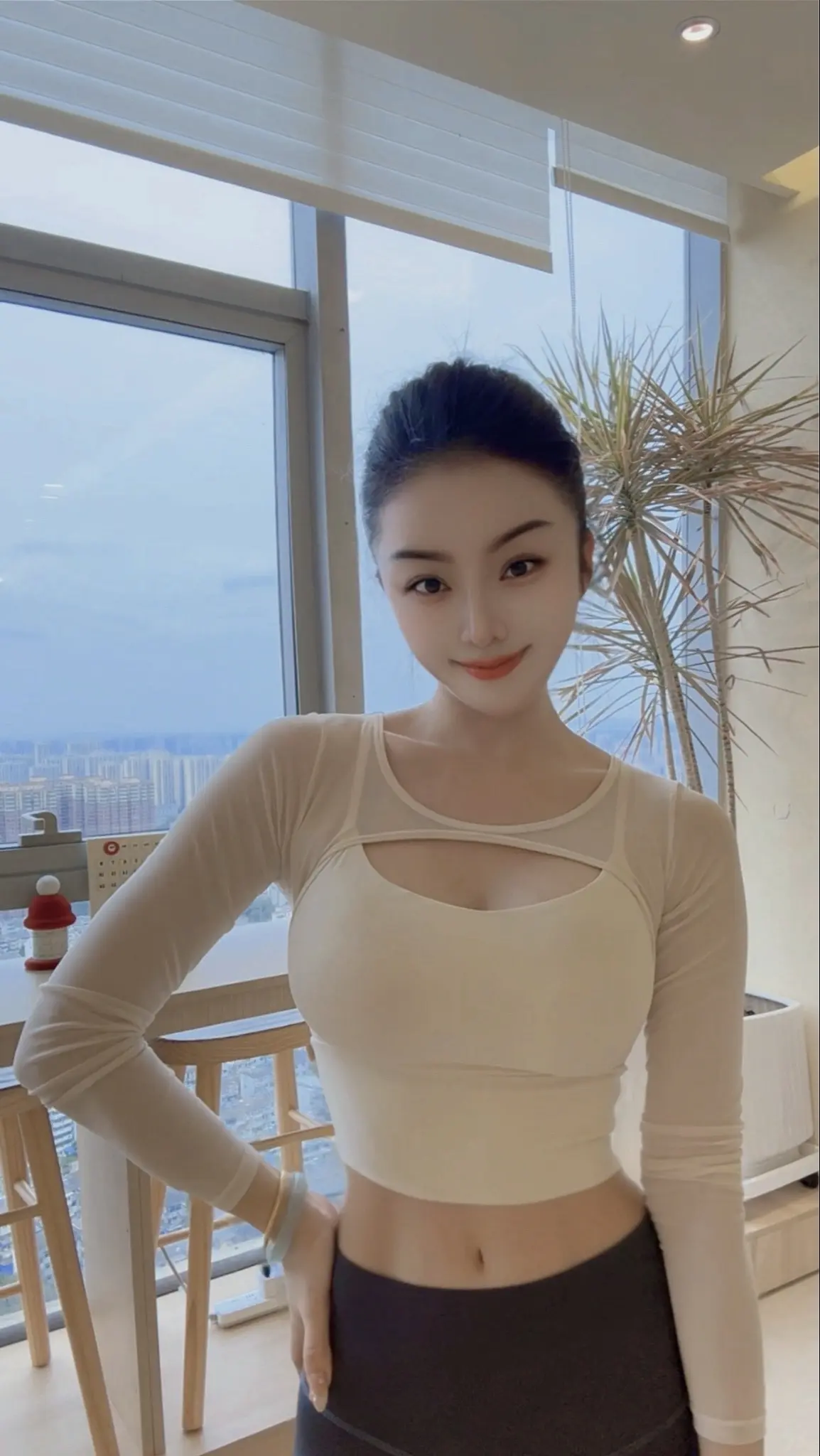 “多去争取别人抢不走的东西 比如思维 比如身材 比如气质 比如快乐”