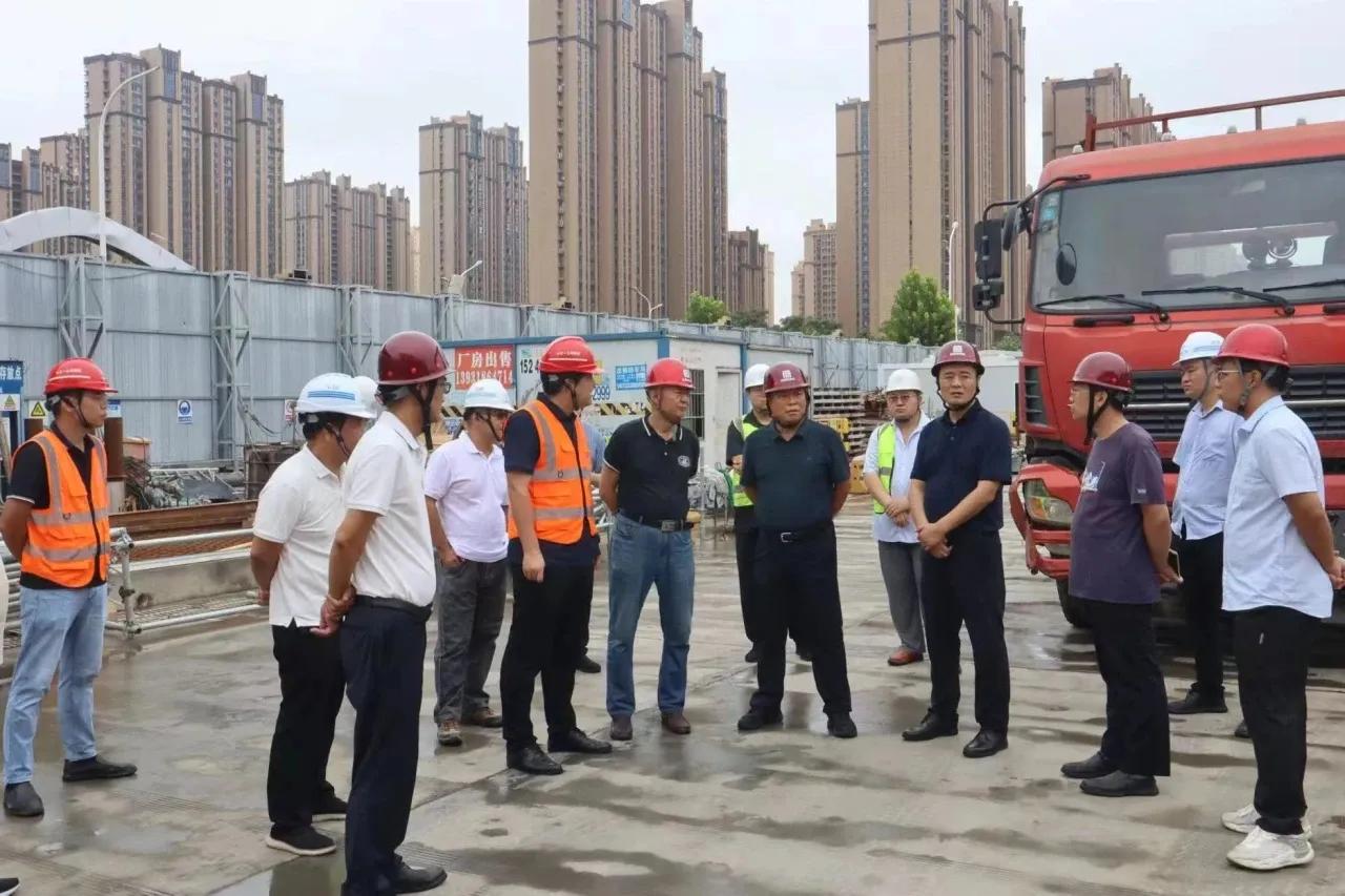 市轨道办领导带队督导检查轨道交通在建工程防汛工作

7月30日上午，市轨道办党组