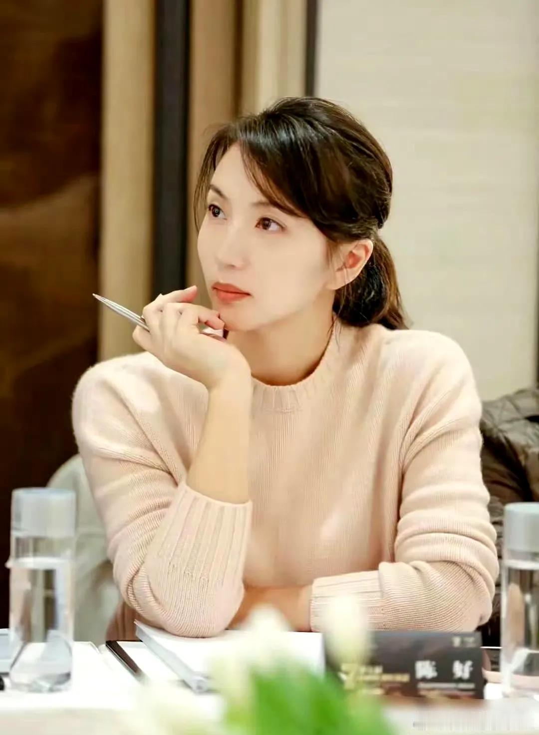 好的婚姻，带给一个人的不仅仅是幸福，还有好的情绪价值，还有年轻的心态，更有在脸上