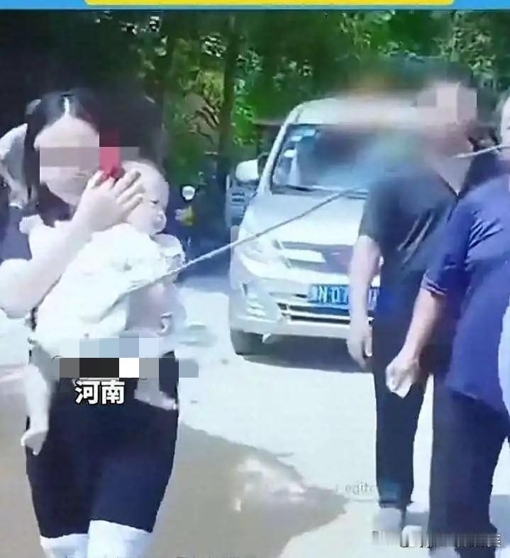 人生无常啊！你不知道，明天和意外哪个先来！河南一年轻的母亲，因车祸意外去世了！留