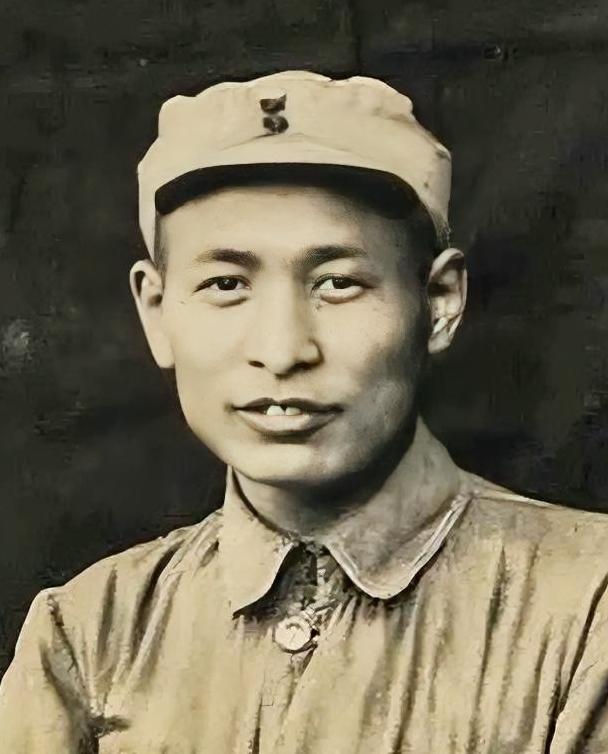 1949年，74军军长邱维达被俘，负责审核战犯名单的钟期光看到他的名字后，笑道：