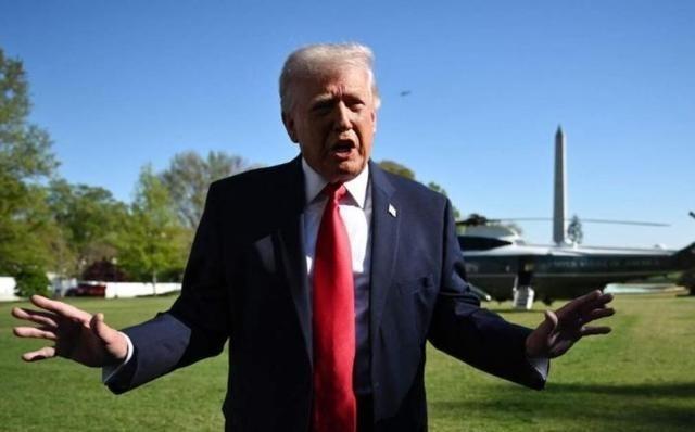 特朗普 撂下一句狠话：如果中国被发现向 伊朗 提供武器，那中国将面临“大麻烦”。