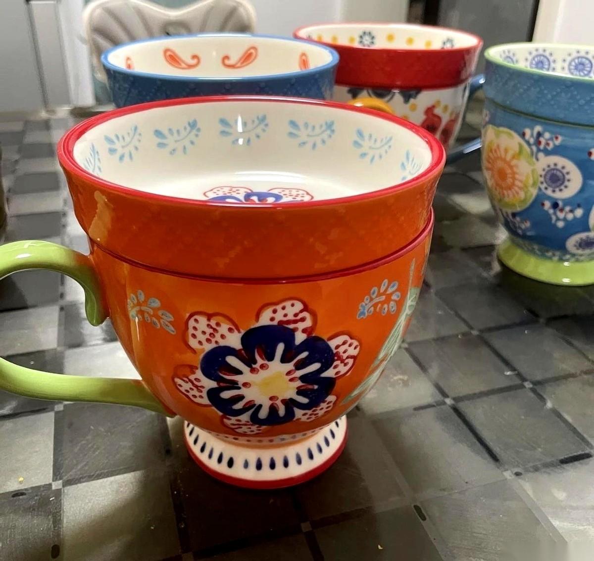 我跟你讲，山姆卖的那个，根本就不是杯子。
那是我们这些打工人，在生活里找到的一个