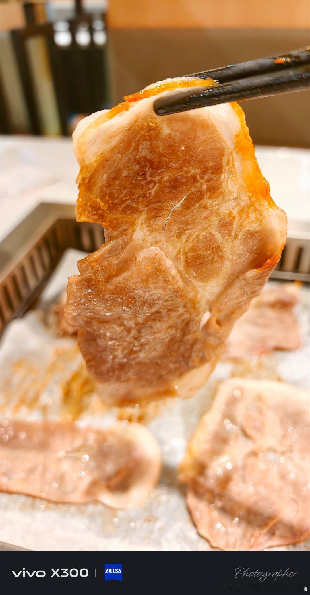 连续缺席三次跑友的聚餐今晚非拉着儿子来吃自助是的摆烂了不减肥了  随手拍日常