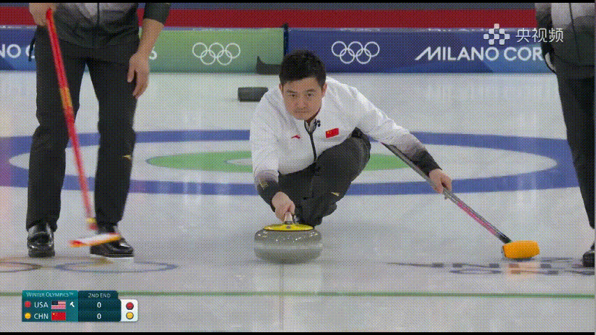 【中国-美国】第二局因为美国二垒清理完美&小费失误，美国一度留壶很多，好在晓明粘