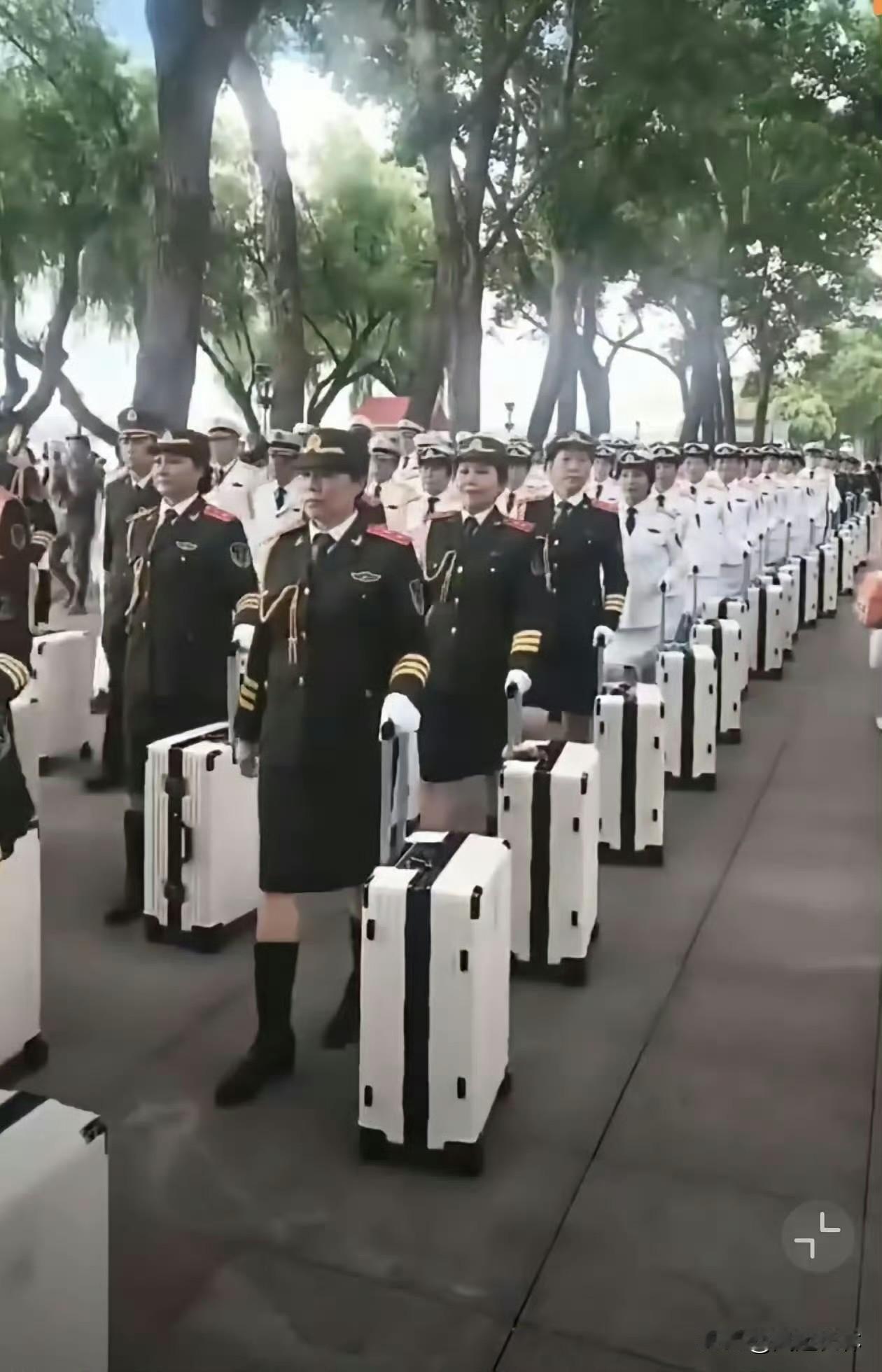 暴走团这种着装，违不违法？