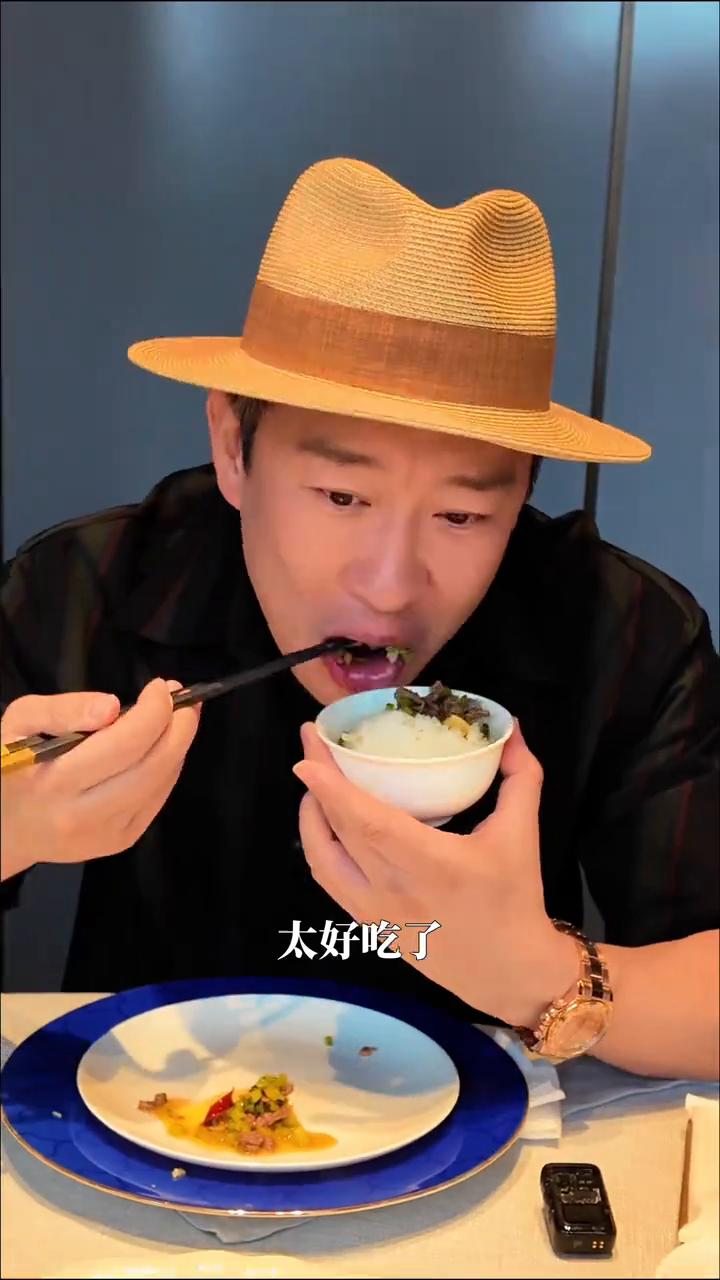 了不起的中国菜。
我要把家烧鲳鱼的汁水浇在白饭上，然后把家烧鲳鱼的鱼肉盖在米饭上