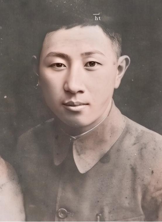 翁自勉在西安事变时舍命救主背着蒋介石脱险，并因此中弹致残，那么后来蒋介石是怎么对