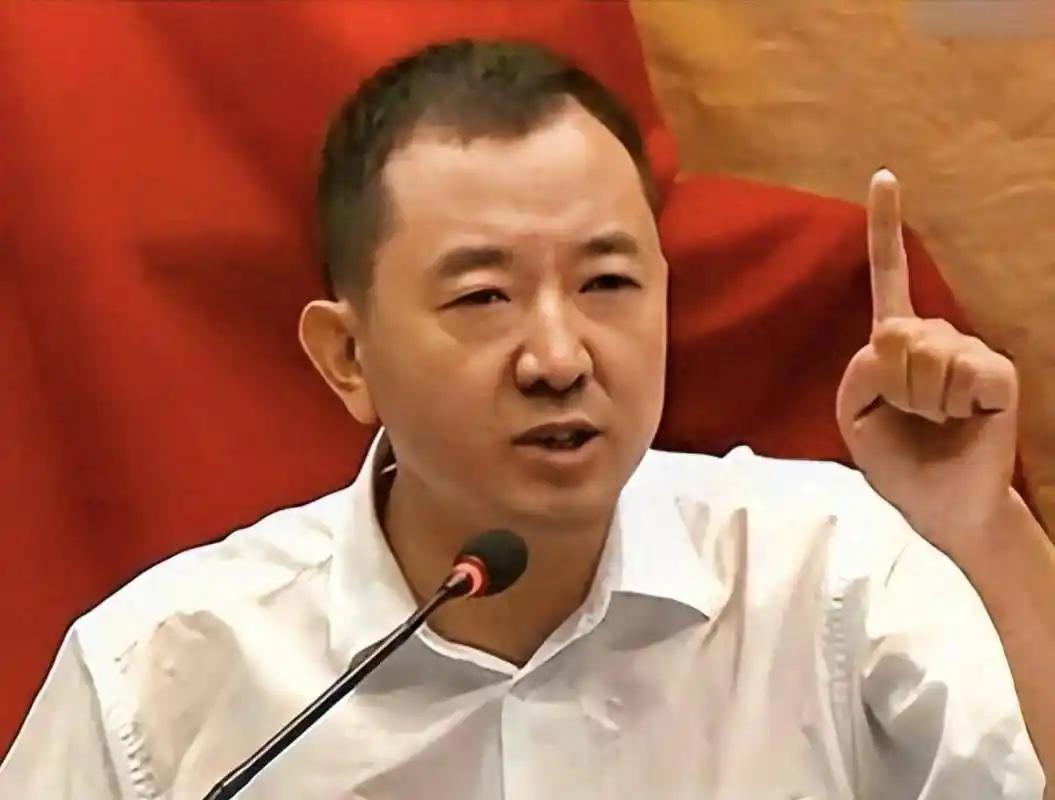 胡超文赴任时，无数人都觉得恩施终于迎来靠谱主官，满心期待当地迎来新发展。上任之初